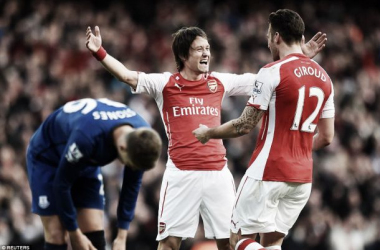 Arsenal 2-0 Everton: Gunners leapfrop Manchester United into third place