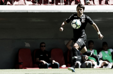 Romero marca três vezes e comanda goleada do Corinthians sobre Vasco em Brasília