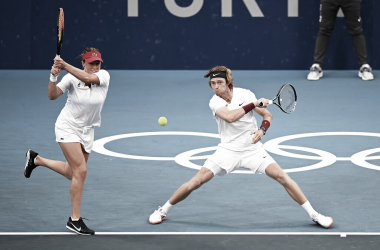 Pavlyuchenkova/Rublev viram contra Barty/Peers e estão na final das duplas mistas em Tóquio