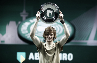 Rublev logra su octavo título en Róterdam