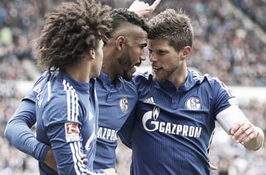 Hannover 96 1-3 Schalke 04: Royal Blues keep European dream alive