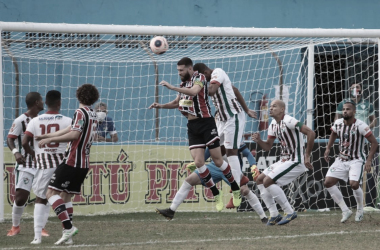 Goleiro falha, mas Santa Cruz reage e empata com Salgueiro na primeira final pernambucana