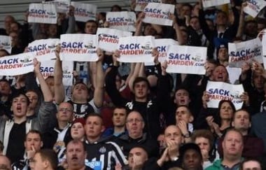 Pardew under-fire and fearing the sack