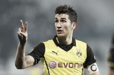 Dortmund re-sign Şahin