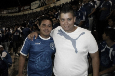 Sem holofotes, empresário carioca conta como atua no futebol de El Salvador