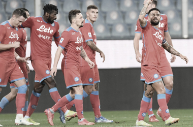 Sem freio! Napoli goleia Sampdoria e segue líder com total aproveitamento no calcio