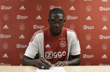 Yaya Sanogo pone rumbo al Ajax