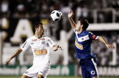 Buscando retornar à liderança do Brasileirão, Cruzeiro recebe o Santos no Mineirão