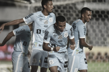 Santos goleia Juazeirense e coloca um pé nas quartas de final da Copa do Brasil 
