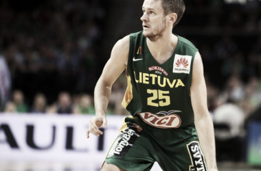 El Divina Seguros Joventut se refuerza con el base Sarunas Vasiliauskas