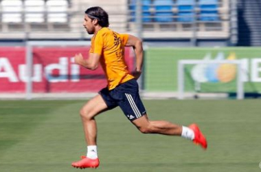 Khedira se incorporó al grupo en la sesión del domingo