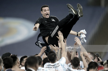 RESPETADO. Scaloni se ganó el apoyo de sus jugadores y del público argentino en general. Foto: Getty images
