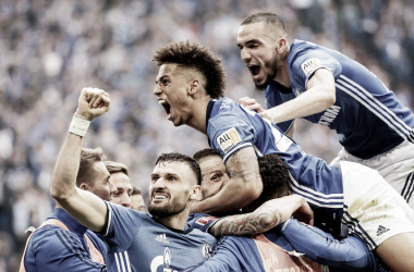 El Schalke 04 se queda con un clásico de doble premio