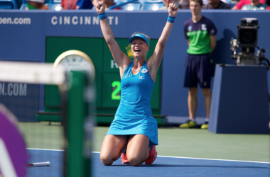 WTA Cincinnati: Kiki Bertens claims her biggest title after saving match point against Simona Halep