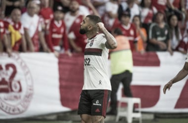 Gabigol justifica gols perdidos, mas revela promessa que ‘ia voltar e fazer mais um’