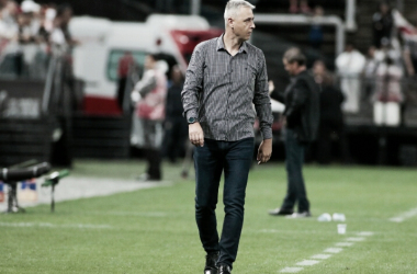 Após empate, Tiago Nunes pede evolução no Corinthians: “Temos
que mudar a fase e vencer”