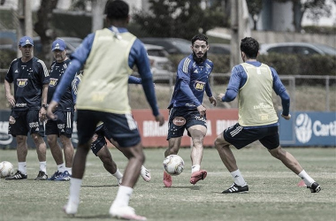 Na corda bamba! Desesperado, Cruzeiro urge por recuperação na Série B contra Oeste