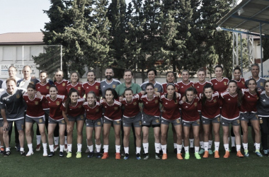 La selección femenina Sub-20 es recibida en el Ayuntamiento de Tafalla