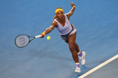 Serena vence Sharapova e encara Azarenka na final