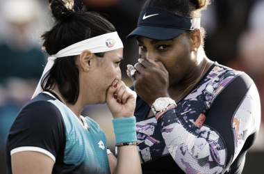 Ons Jabeur y Serena Williams. Foto WTA