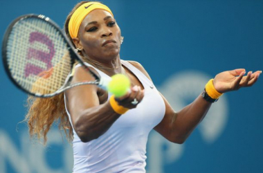 Serena estreia com vitória em Brisbane