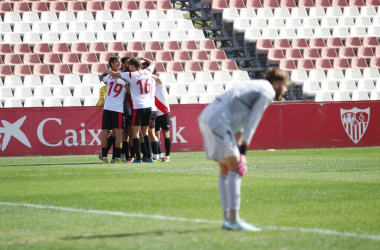 El Sevilla Atlético celebra el gol de Xavi Sintes al Recreativo Granada | Foto: Sevilla FC