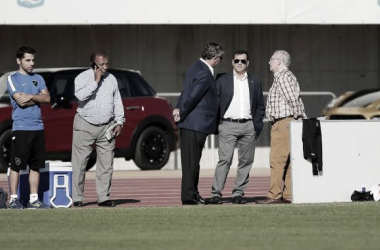 Vicente Casado y los consejeros consultivos apoyaron al Málaga en el entrenamiento