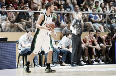 El Divina Seguros Joventut vence con solvencia a un mermado Bilbao Basket