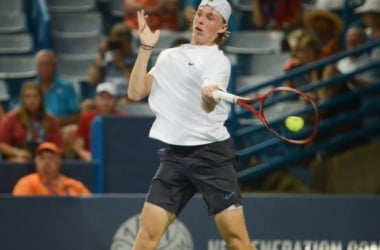 ATP Tokyo: fantastico Shapovalov, bene Medvedev