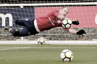 Joe Hart: &quot;Quiero ser el que juegue para Inglaterra, pero lo cambiaría por un título&quot;