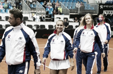 Fed Cup: Slovakia claim narrow victories for lead over Canada