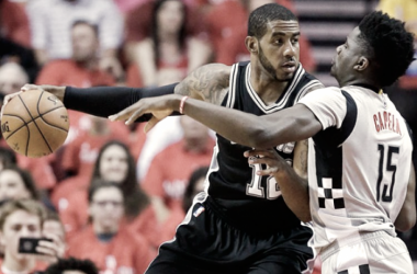 Sin Kawhi, los Spurs destrozan a los Rockets