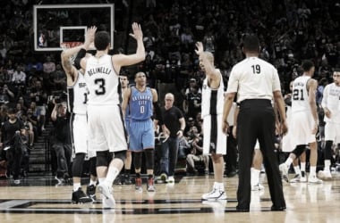 Resumen NBA: los visitantes sacan pecho y San Antonio da una exhibición