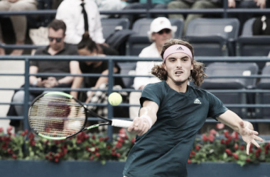 Tsitsipas supera de nuevo a Hurkacz y se cita con Monfils en las semis de Dubai