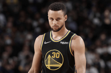 Stephen Curry extiende su contrato hasta 2027