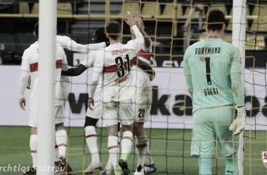Vexame
histórico! Borussia Dortmund é goleado pelo Stuttgart e amarga sequência negativa
