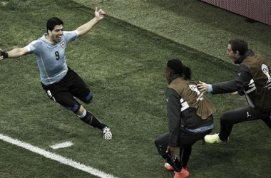 Suarez leaves England on the brink of elimination