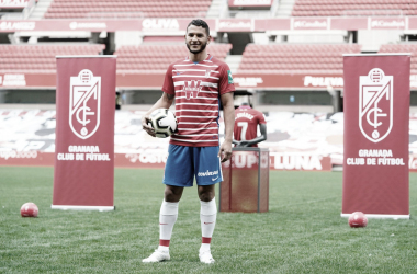 Luis
Suarez, oficialmente nuevo jugador del Granada CF