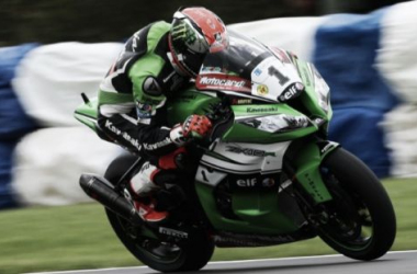 Tom Sykes se lleva el doblete en Donington