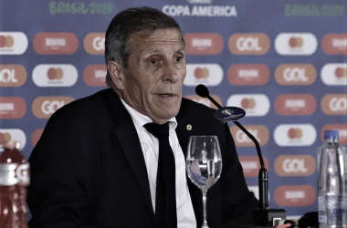 Em clima tenso na coletiva, Tabárez esbraveja: "Não venho aqui para dar explicações"