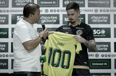 Tadeu se torna primeiro jogador da história a completar 100 jogos no Estádio da Serrinha
