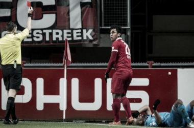 Renato Tapia no podrá jugar ante el Feyenoord