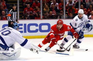 Detroit Red Wings Dominate Tampa Bay Lightning 3-0; Take 2-1 Series Lead