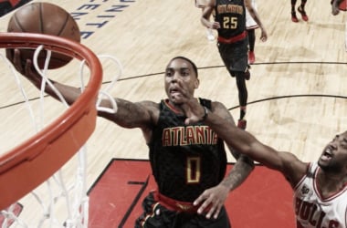 Atlanta vence en el caos de Chicago