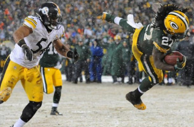 The Steelers Sneak Pass the Packers to Keep their Playoff Hopes Alive