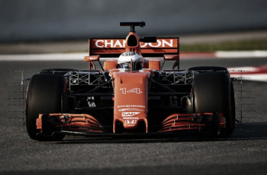 Dominio de Mercedes y problemas para McLaren en los primeros test