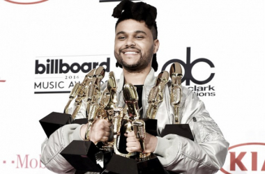 The Weeknd y Adele triunfan en una gala de los Billboard Music Awards llena de emociones