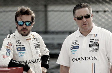 Zak Brown: &quot;La triple corona ideal para Fernando Alonso sería en un McLaren&quot;