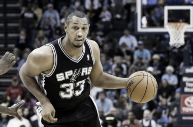 Boris Diaw seguirá un año más en San Antonio