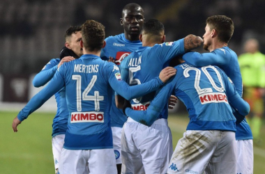 Il Napoli incorna un Toro svagato e riprende a correre